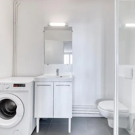 Apartment Ps4 Pour Longs Sejours - Parking Gratuit, Wifi Fibre, Calme - Parfait Familles & Groupes