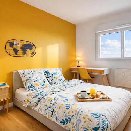 Grand Appartement 10 Pers, Ventilateur, 5 Chambres & Parking Gratuit *