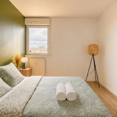 Grand 10 Pers, Ventilateur, 5 & Parking Gratuit Lägenhet Angers