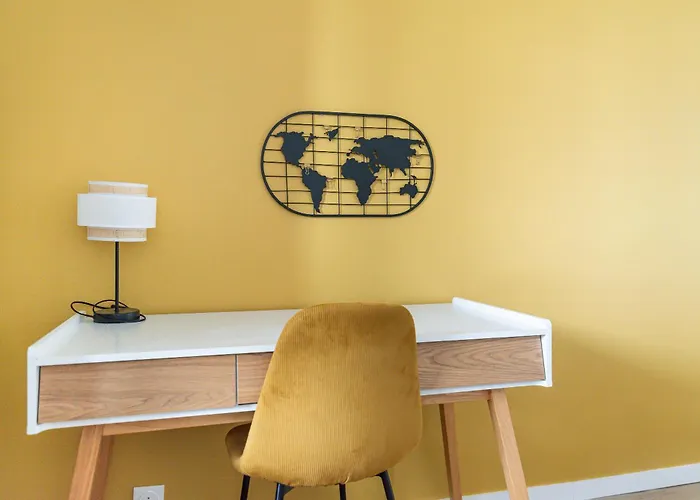 Super 10 - Grand 10 Personnes, 5 Chambres, Parking, Wifi Fibre * Angers