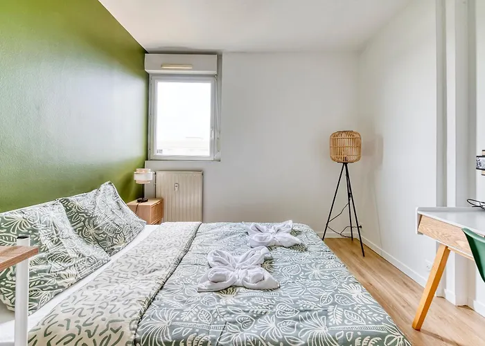 Super 10 - Grand 10 Personnes, 5 Chambres, Parking, Wifi Fibre Ανζέρ